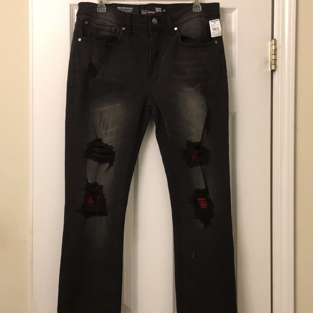 NWT RSQ Seattle Skinny Black Distressed Jeans: 32 - Picture 4 of 8